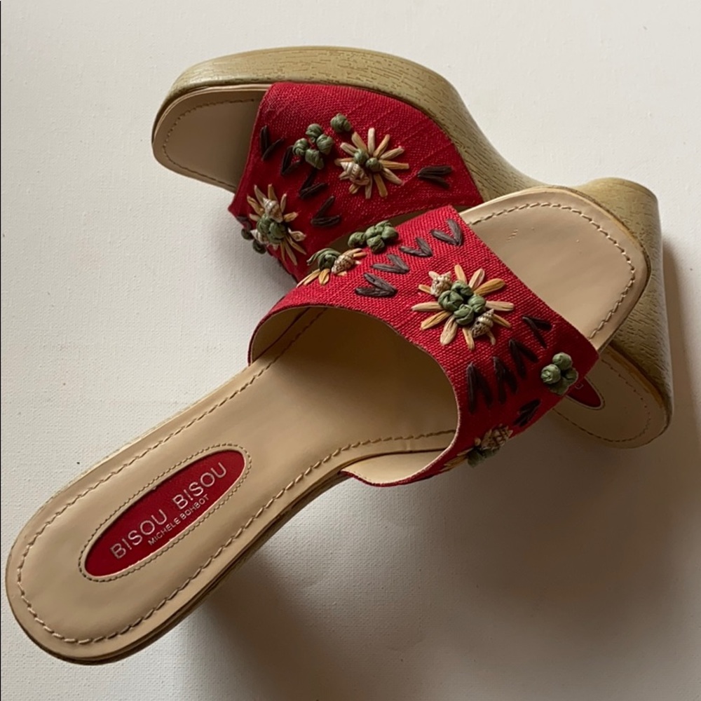 Bisou Bisou Wedge Shoes - Picture 10 of 10